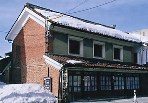 旧嶋新商店店舗蔵