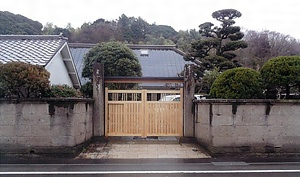 旧菅沼家住宅（知半庵）門及び塀