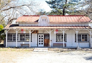 津軽鉄道旧芦野公園駅本屋
