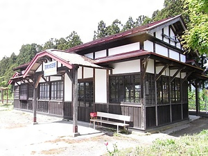 山形鉄道フラワー長井線羽前成田駅本屋