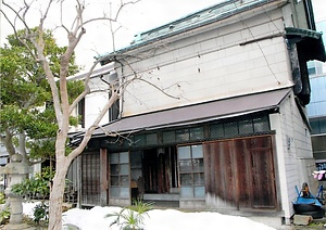 旧稲元屋呉服店内蔵