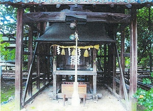 向日神社末社御霊神社本殿