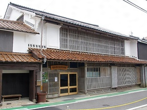 塩谷定好写真記念館主屋