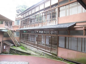 一條旅舘湯向棟