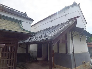 旧大徳呉服店向蔵