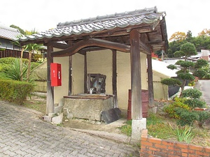 冨田家住宅井戸屋形