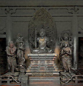 木造不動明王及脇侍像<BR/>銅造倶利迦羅竜剣/（本堂安置）