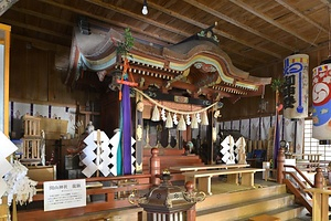 関山神社宮殿