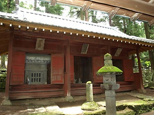 高島藩主諏訪家墓所