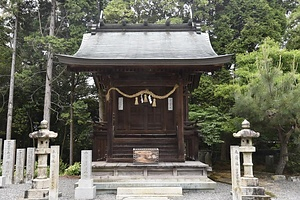 榊山八幡神社護国神社本殿