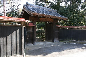 旧今福家住宅表門及び塀