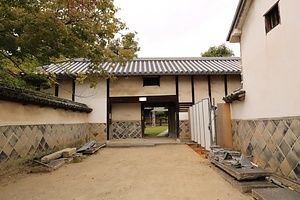 溝手家住宅長屋門