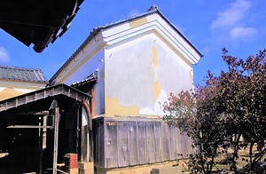 旧山口嘉七家住宅東蔵