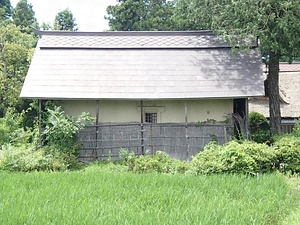 旧松岡家住宅前蔵