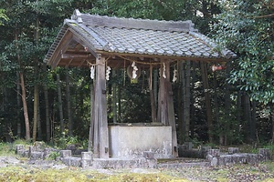 吉野神宮 井戸屋形