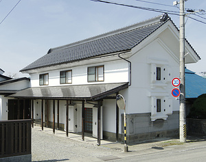 古川家住宅穀蔵