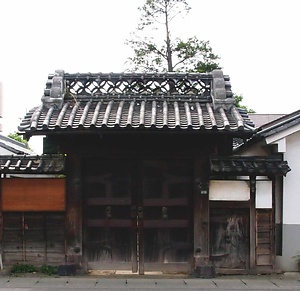 旧相川家住宅表門及び塀