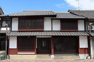 旧纐纈家住宅（古民家あいせき）店舗兼主屋