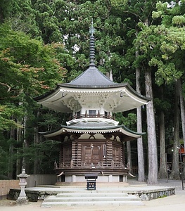 金剛峯寺六角経蔵