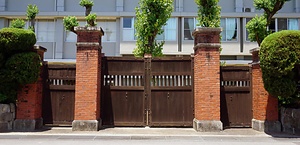 香川県立善通寺第一高等学校（旧私立善通寺高等女学校）旧正門
