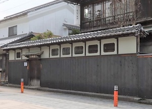 せんなり亭多賀別邸（旧石田家住宅）門及び塀