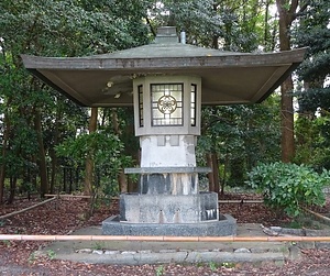 福岡縣護国神社南手水舎兼灯篭