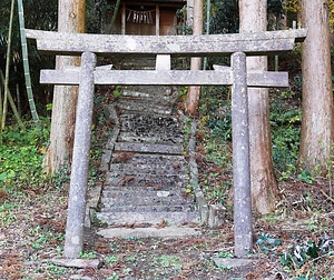 阿部家住宅（遠入）石鳥居
