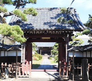 林泉寺表門（赤門）