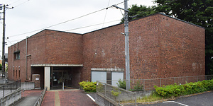 日野市立中央図書館