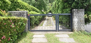 衣笠山の家（小林家住宅）正門