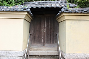 和泉市久保惣記念美術館茶室西門