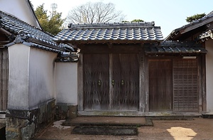 岡藤家住宅御成門及び塀